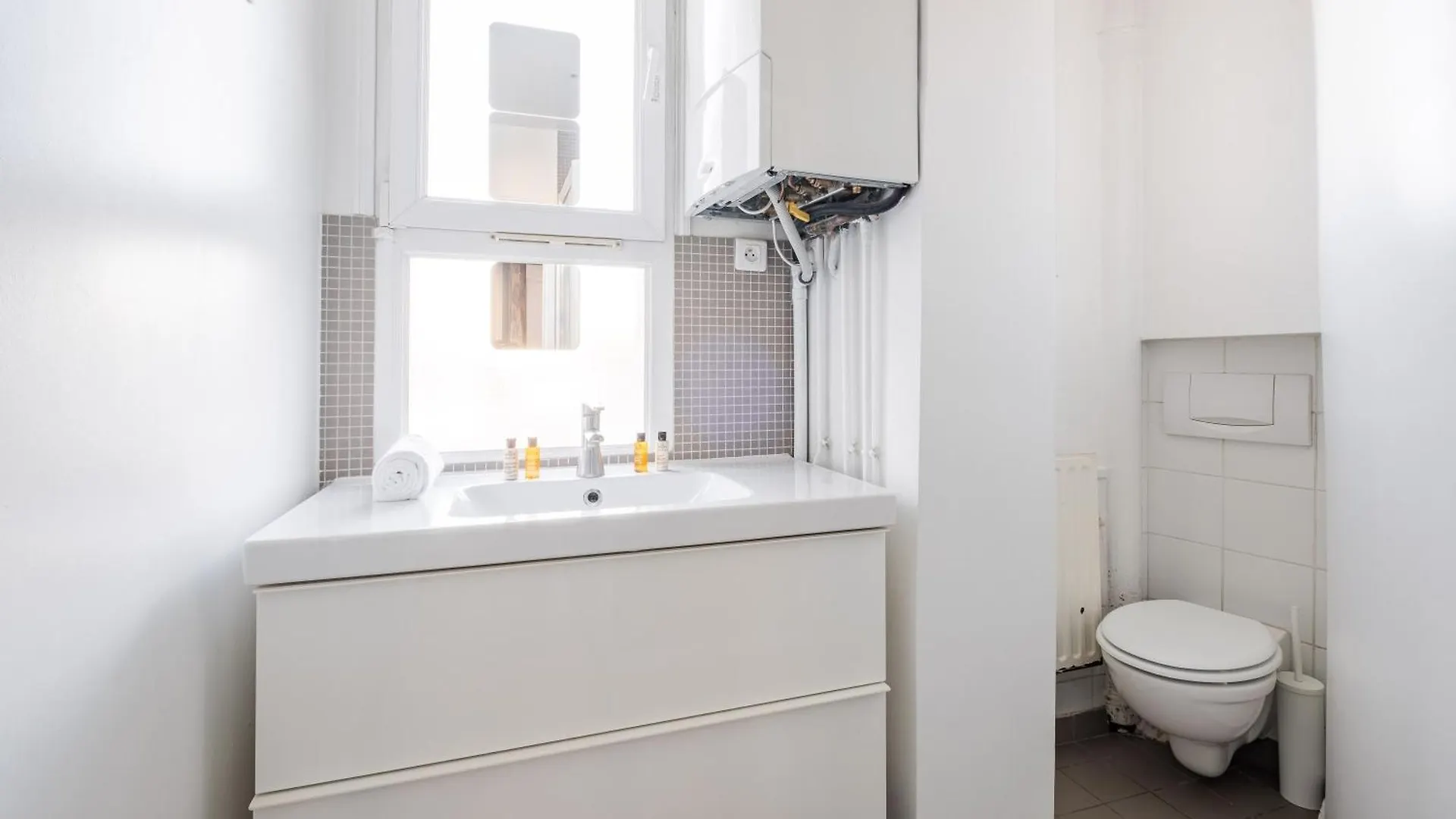 Veeve - Cotton White Apartment Paris