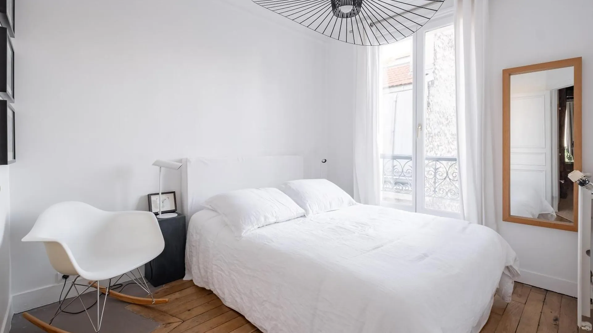 Veeve - Cotton White Apartment Paris France
